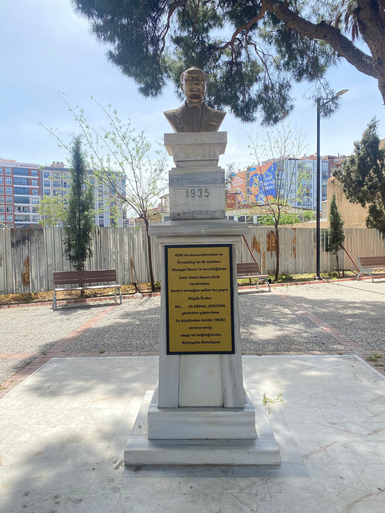 Atatürk Büstü, Örnekköy
