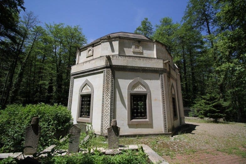 Şeyh İdris Türbesi