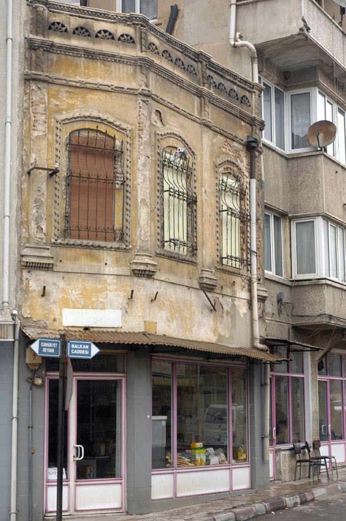 Dükkan — Yapraklı, Namazgah Caddesi