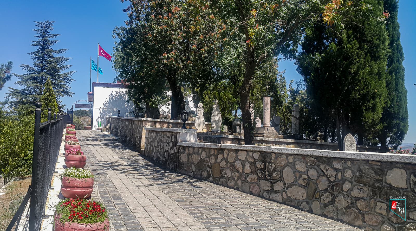 Şeyh Edebalı Türbesi Haziresi