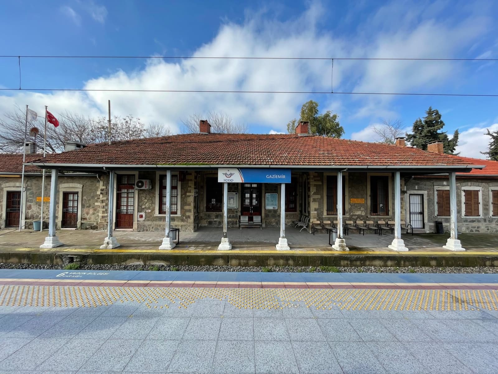 Gaziemir Tren İstasyonu