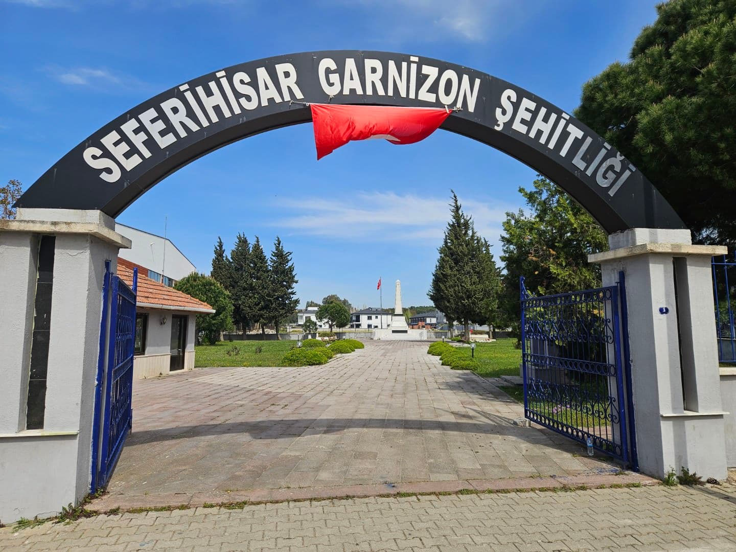 Seferihisar Garnizon Şehitliği