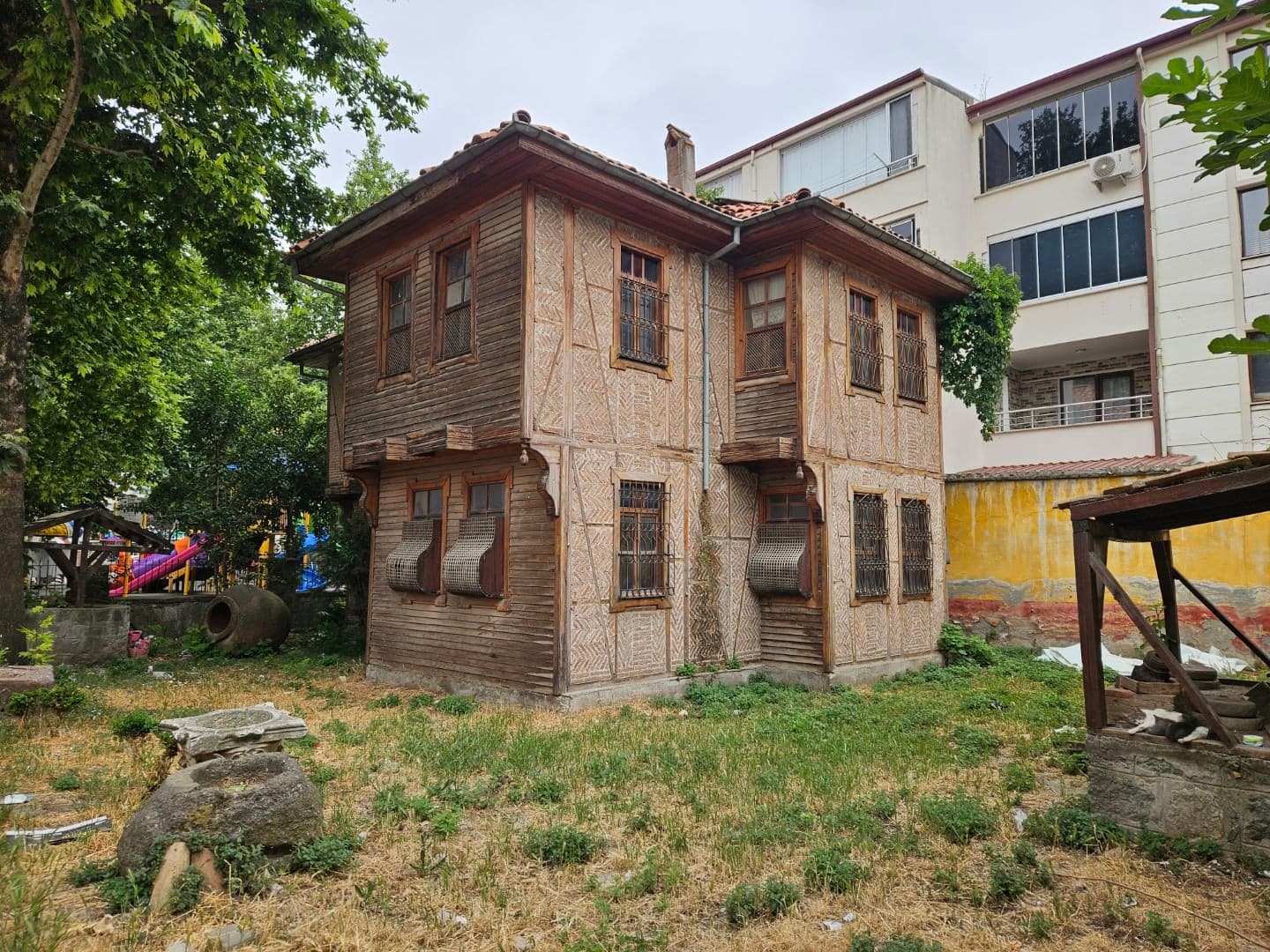 Konut, Hüseyin Özlü Sok. 5