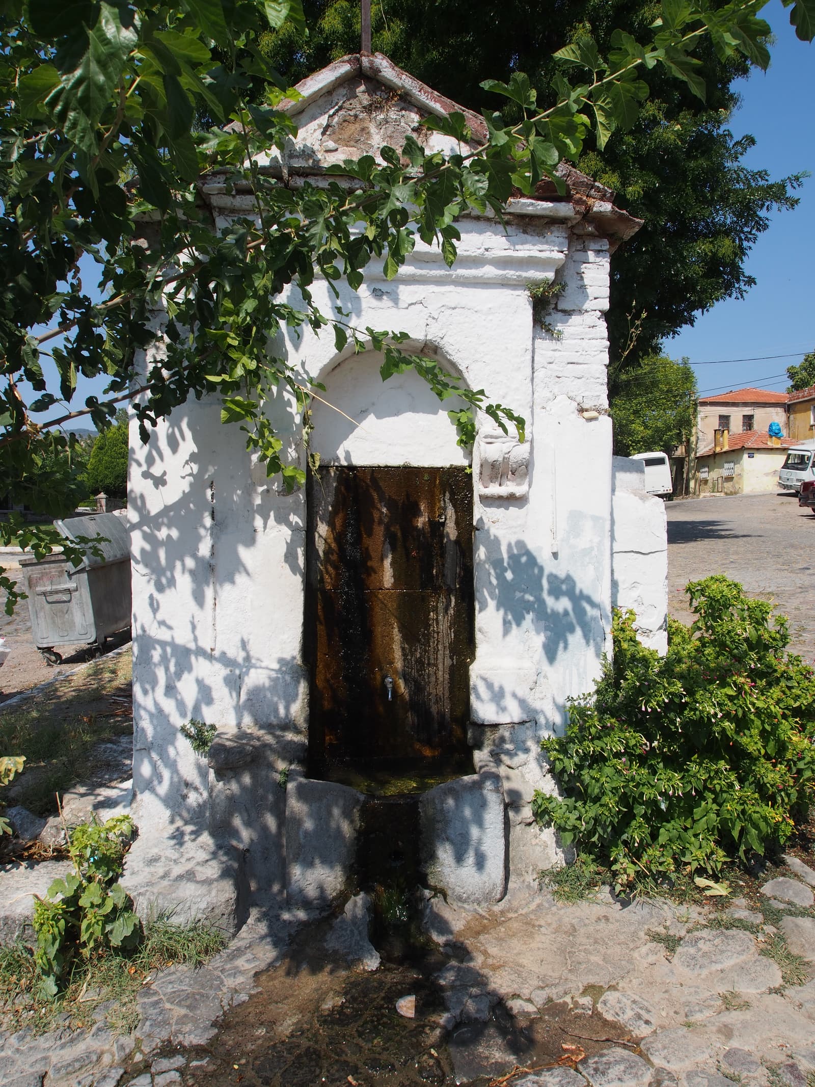 Domuz Alanı Meydanı Çeşmesi