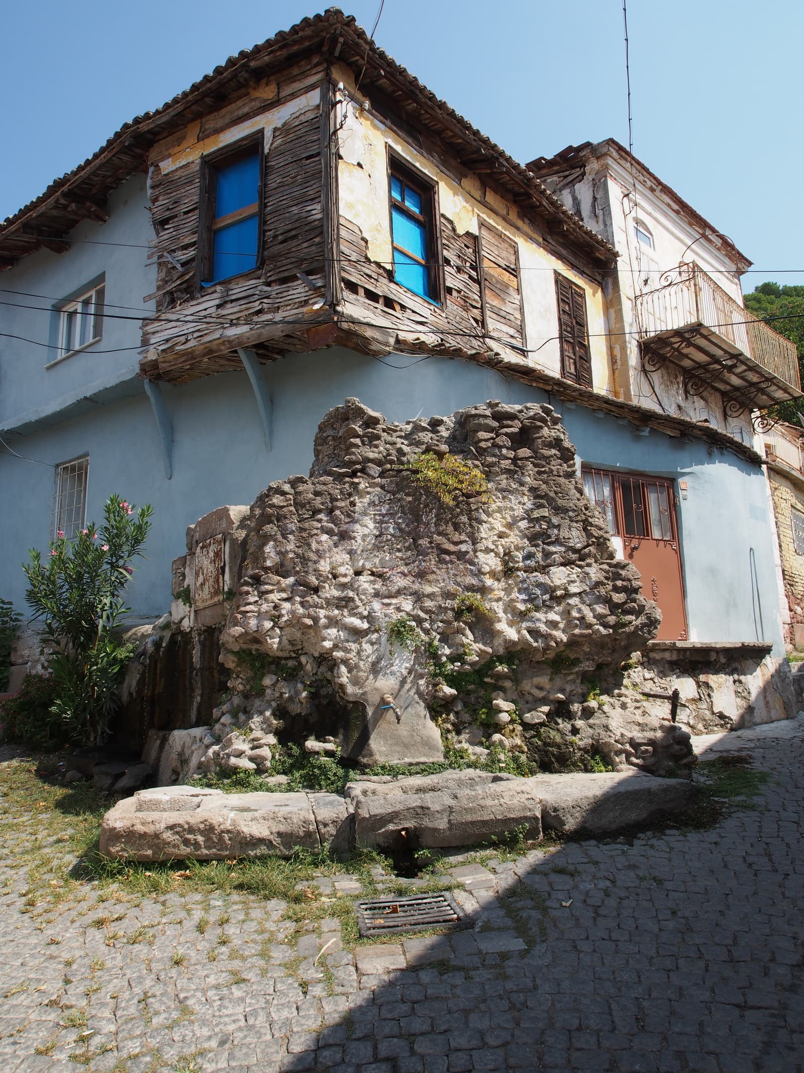 Kale (Roma) Çeşmesi